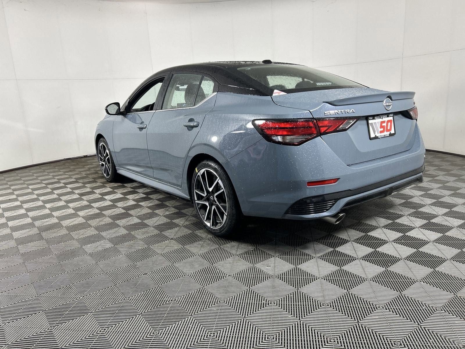 New 2025 Nissan Sentra SR FWD image 12