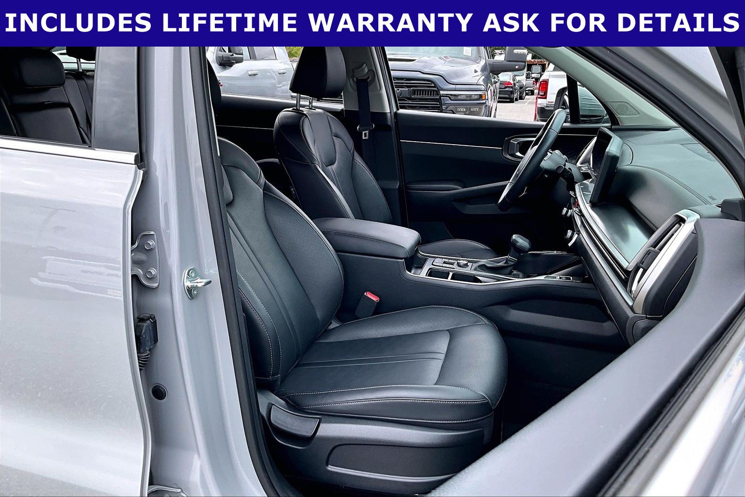 Used 2025 Kia Sorento S FWD image 7