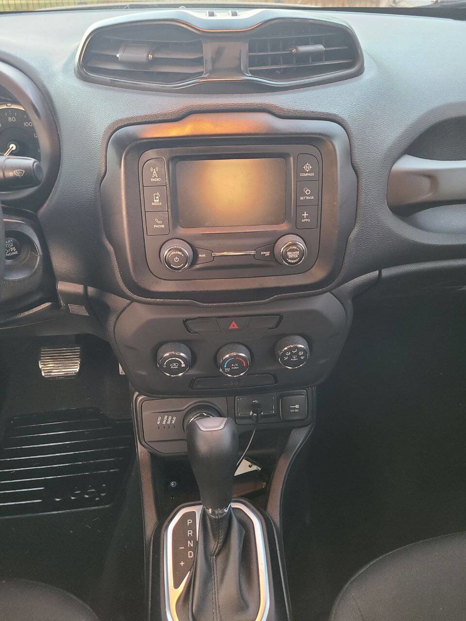 Used 2019 Jeep Renegade Sport w/ Sport Appearance Group AWD/4WD image 24