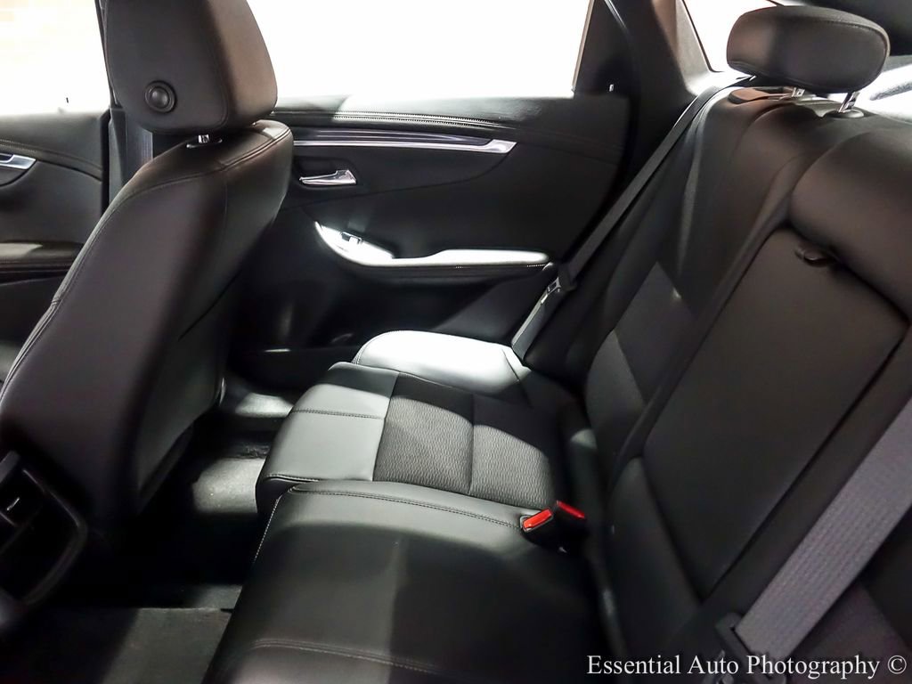 Used 2017 Chevrolet Impala LT w/ Convenience Package image 15