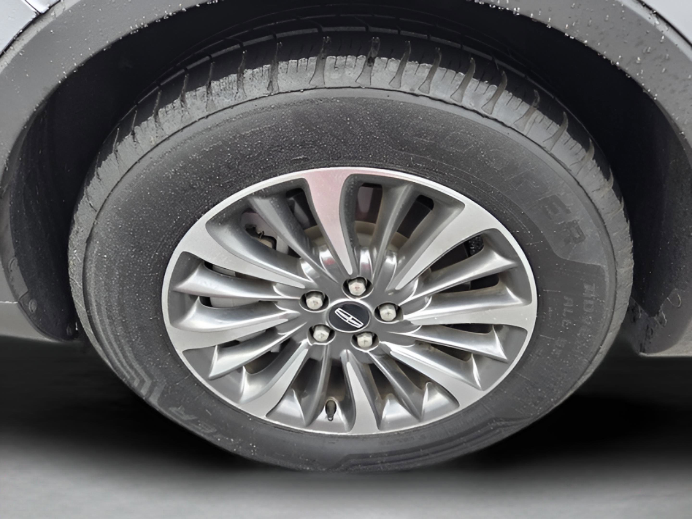 Used 2023 Lincoln Nautilus FWD w/ Premium Package image 35