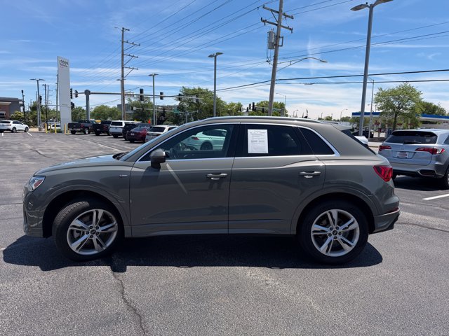 Used 2024 Audi Q3 2.0T Premium Plus w/ Premium Plus Package AWD/4WD image 3