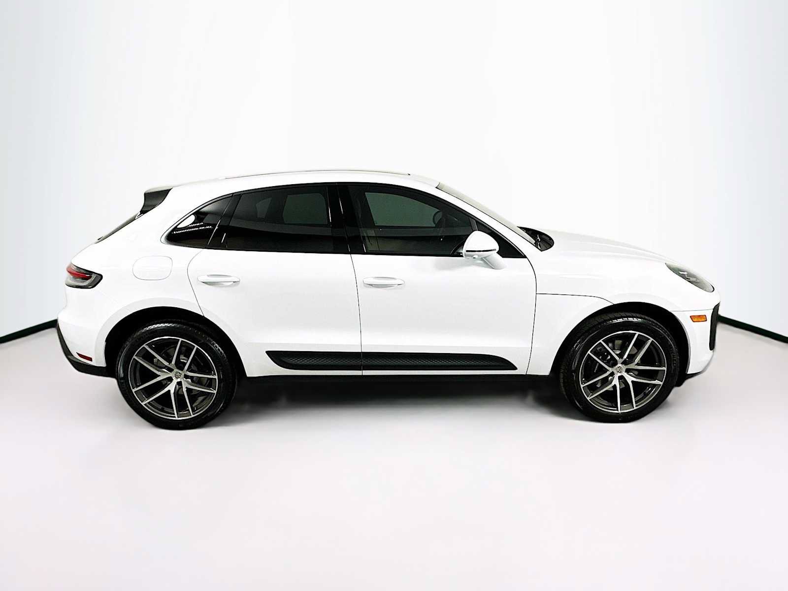 New 2026 Porsche Macan AWD/4WD image 8