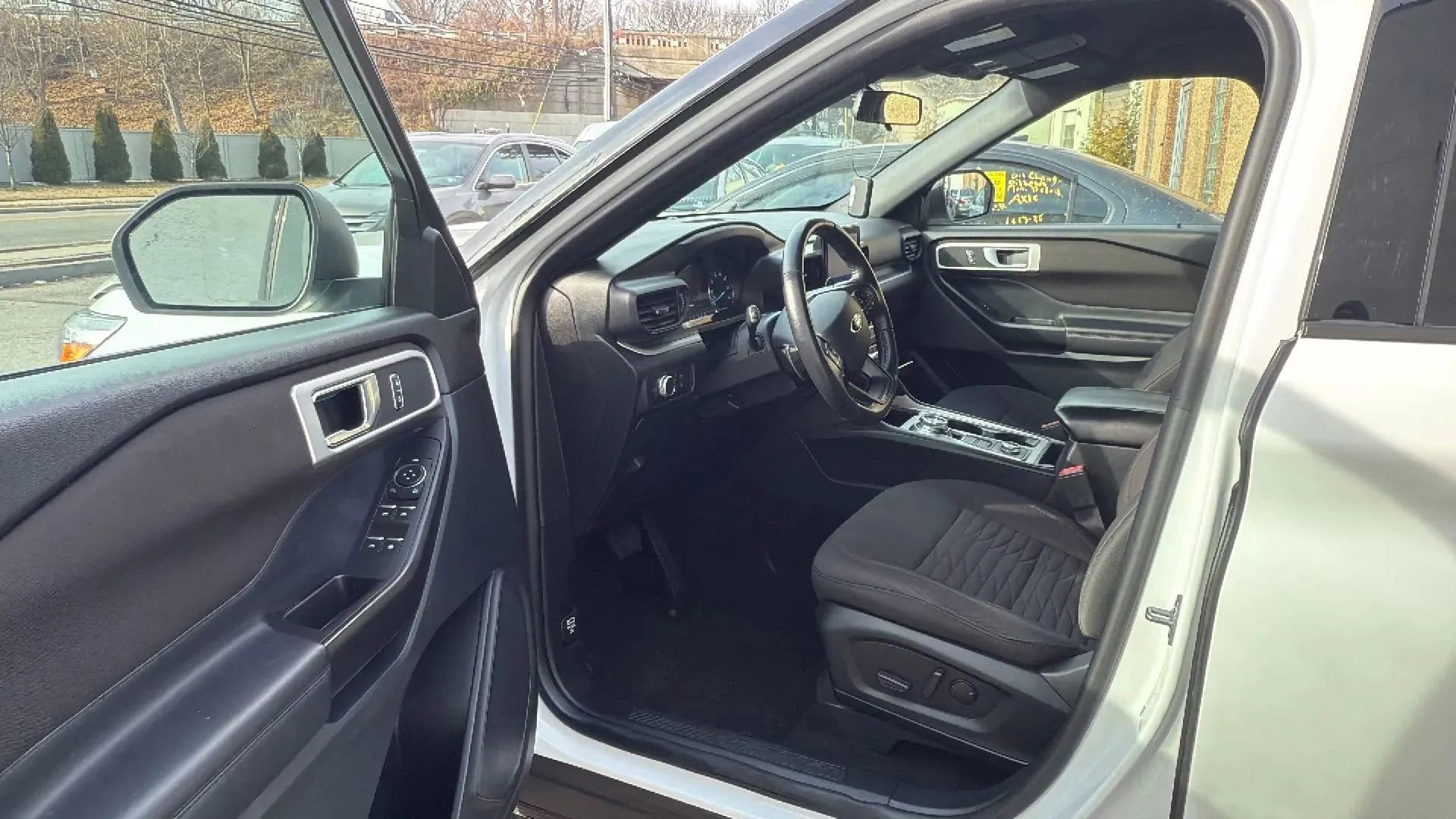 Used 2020 Ford Explorer XLT w/ Comfort Package image 23