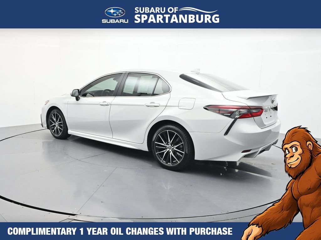 Used 2023 Toyota Camry SE FWD image 6