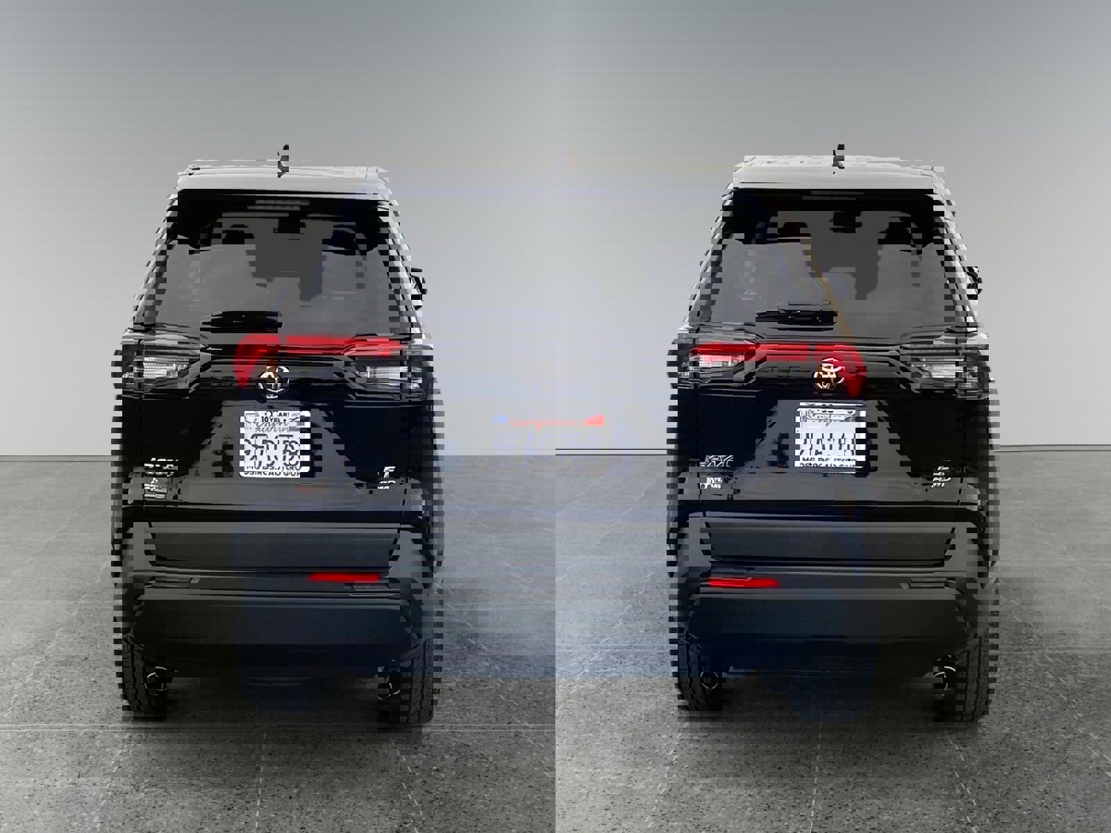 Used 2023 Toyota RAV4 LE image 4