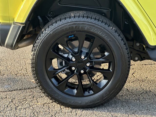 Certified 2022 Jeep Wrangler Unlimited Sahara w/ Cold Weather Group image 21