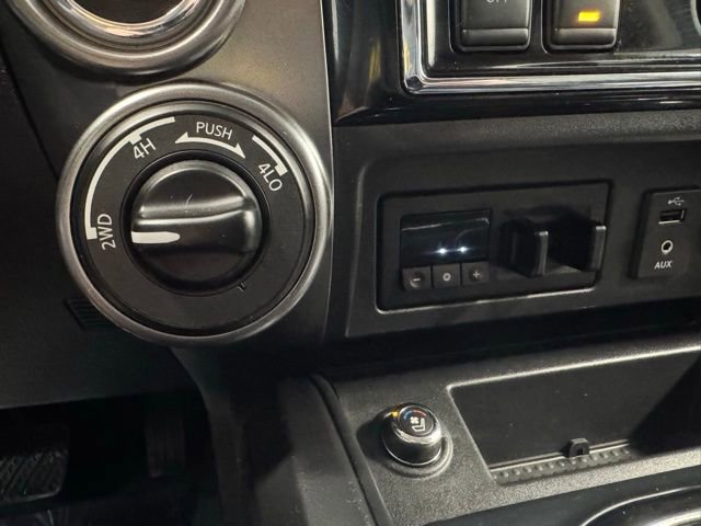 Used 2018 Nissan Titan Platinum Reserve AWD/4WD image 23