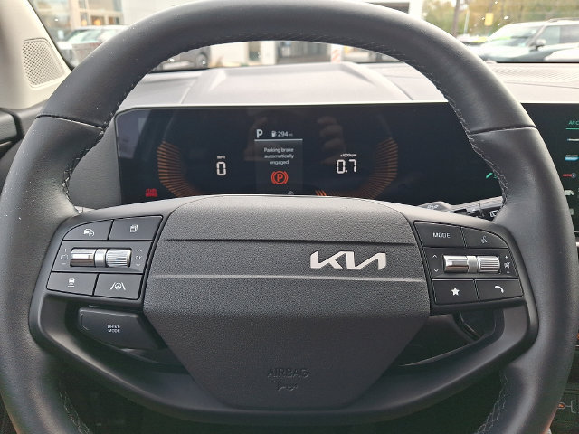 Certified 2026 Kia Sportage EX FWD image 18