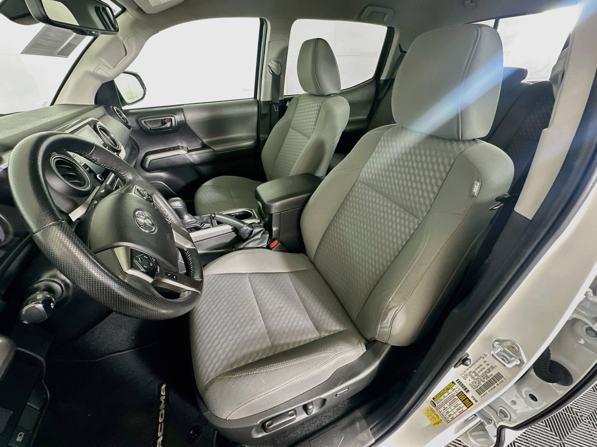 Used 2023 Toyota Tacoma SR5 RWD image 13