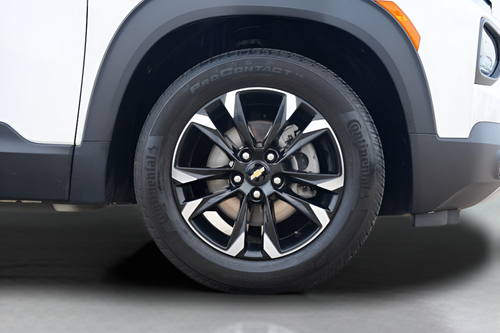 Used 2023 Chevrolet TrailBlazer LT FWD image 9