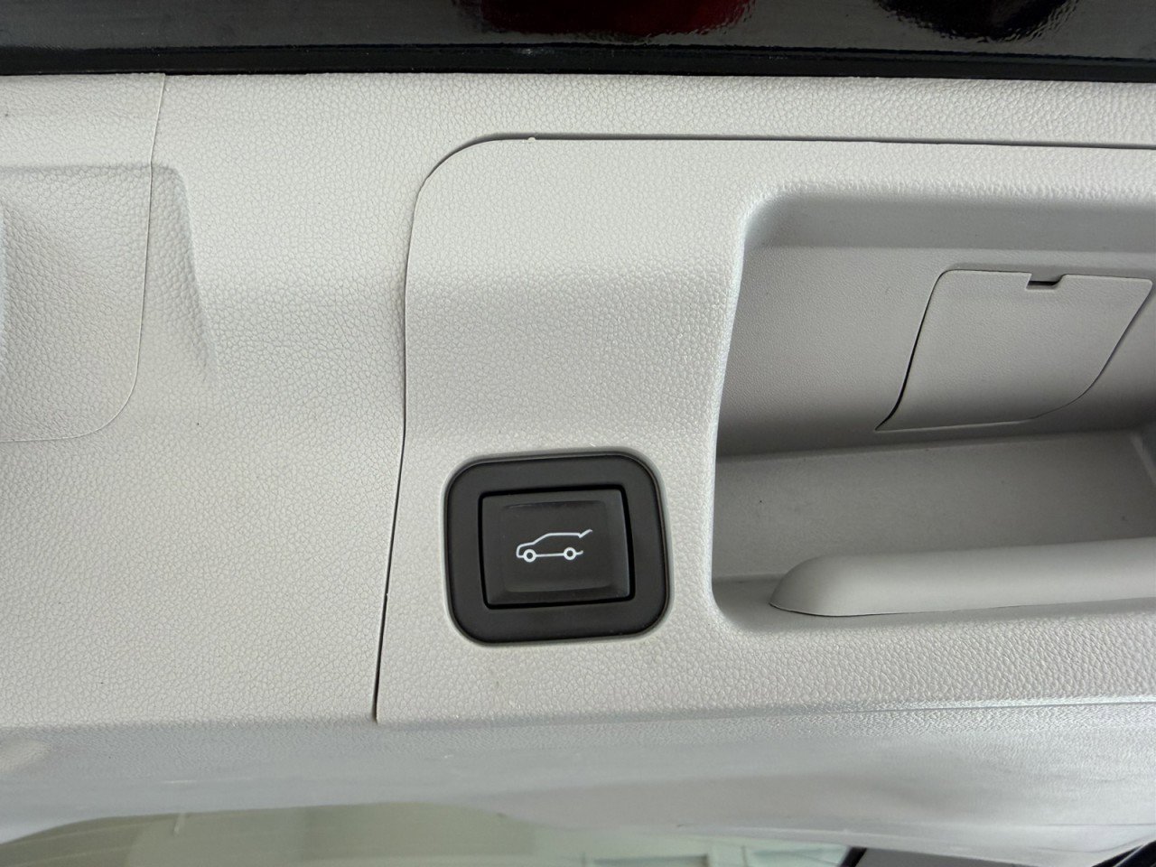 Used 2023 GMC Acadia SLT image 32