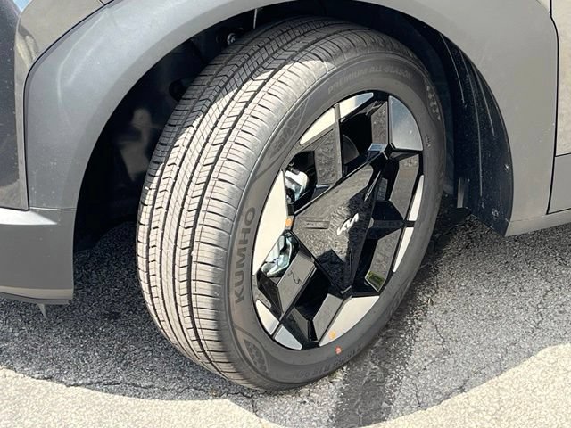 New 2027 Kia Seltos S FWD image 3
