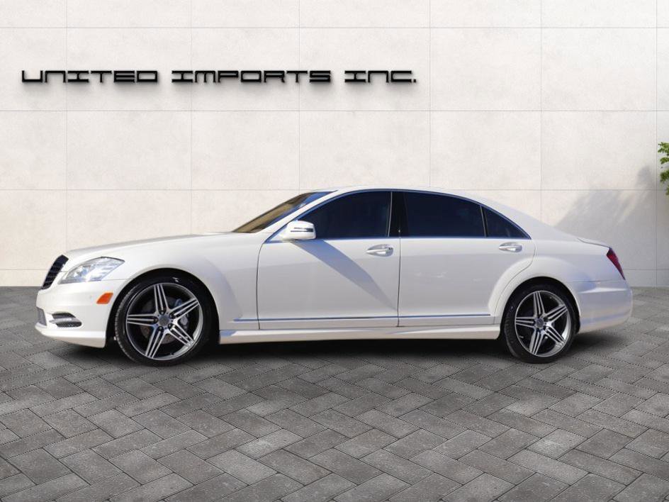 Used 2010 Mercedes-Benz S 550 Sedan w/ Sport Package image 5