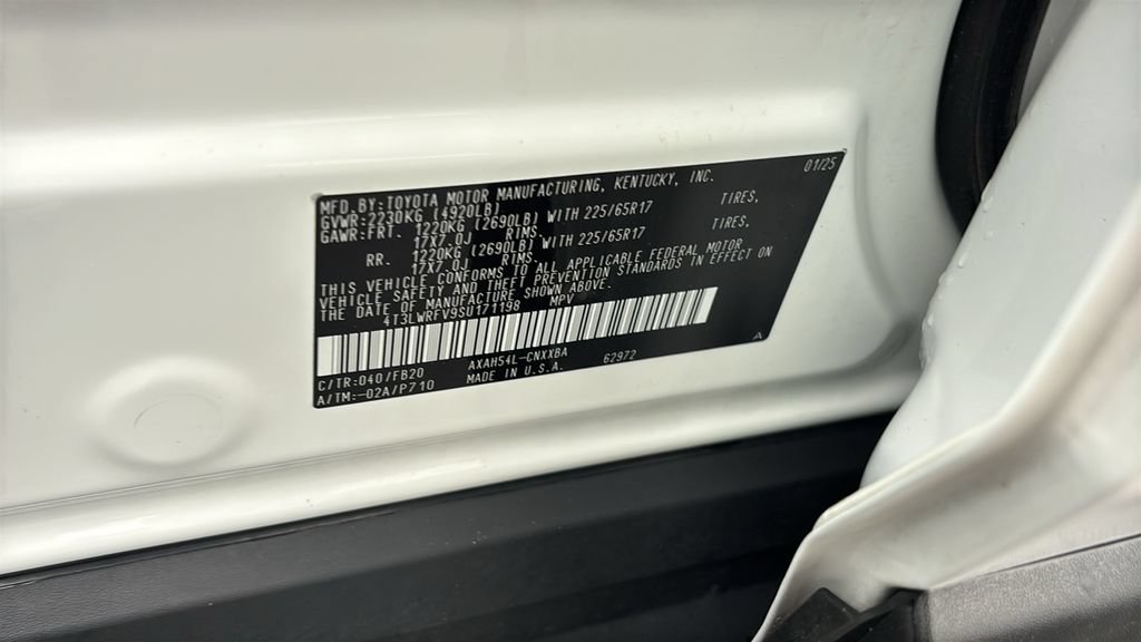 Used 2025 Toyota RAV4 LE AWD/4WD image 32