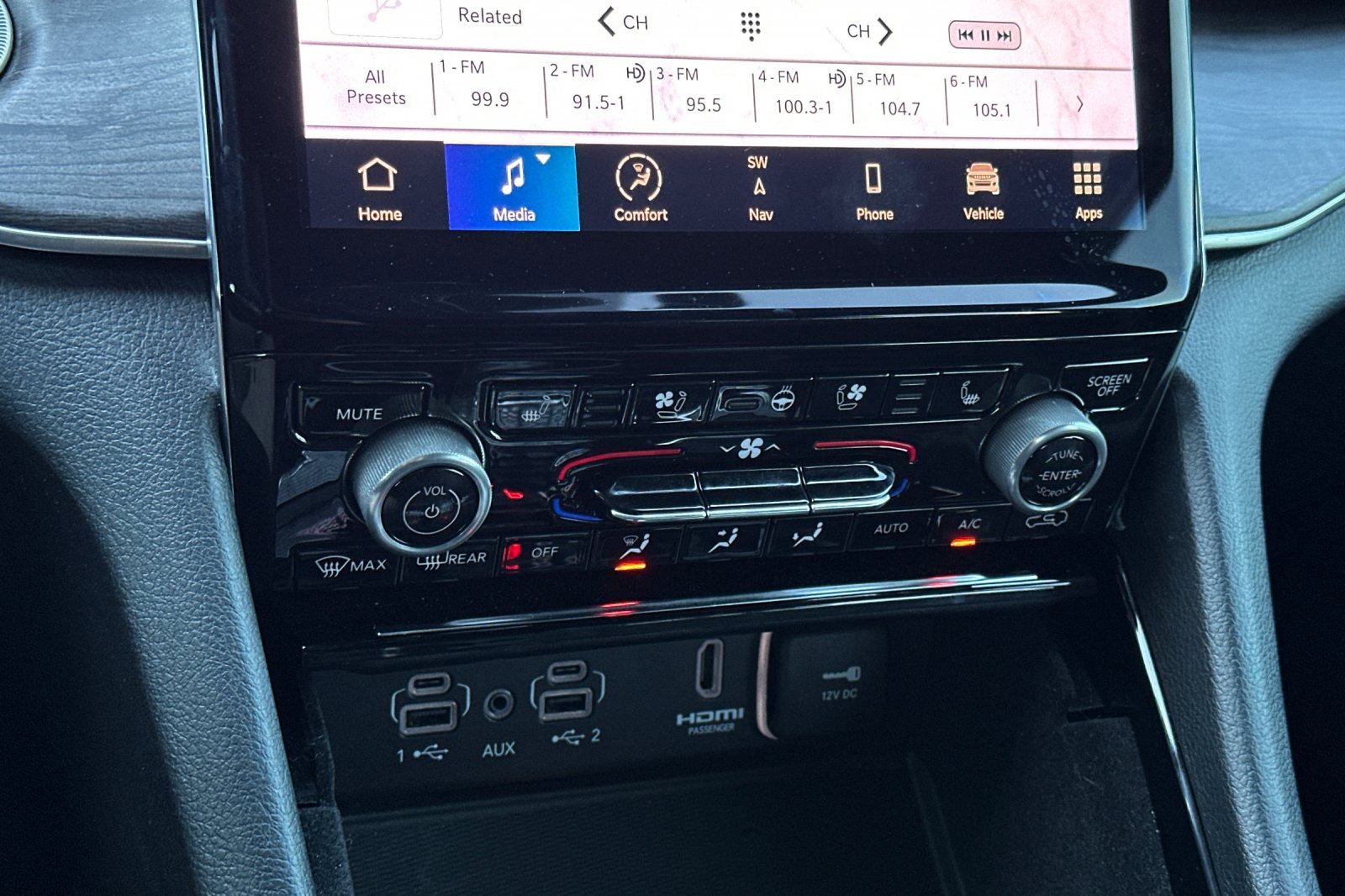 Used 2022 Jeep Grand Cherokee L Overland w/ Advanced Protech Group III image 21