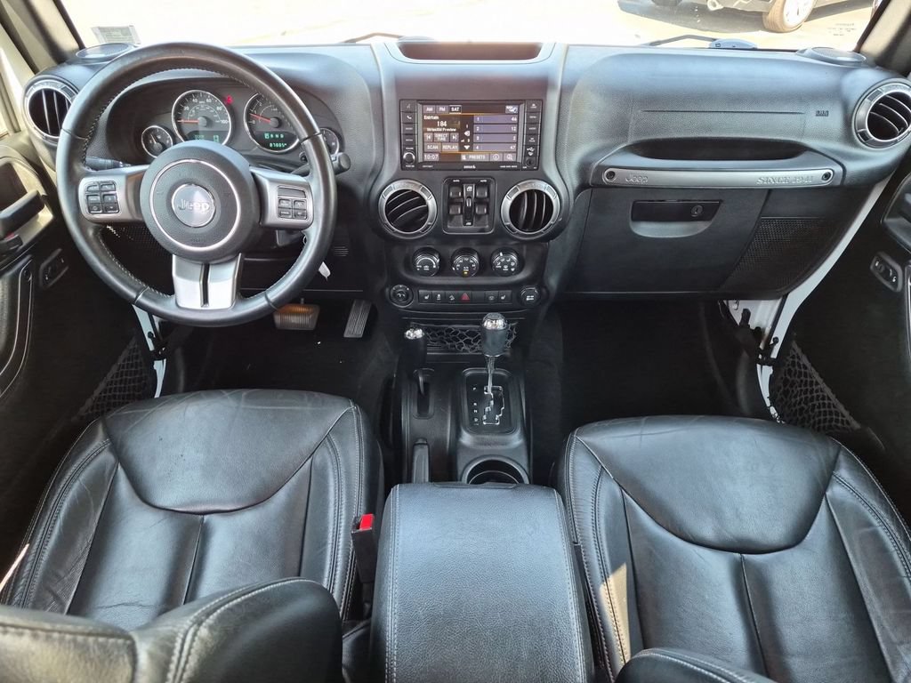Used 2018 Jeep Wrangler Unlimited Sahara AWD/4WD image 13