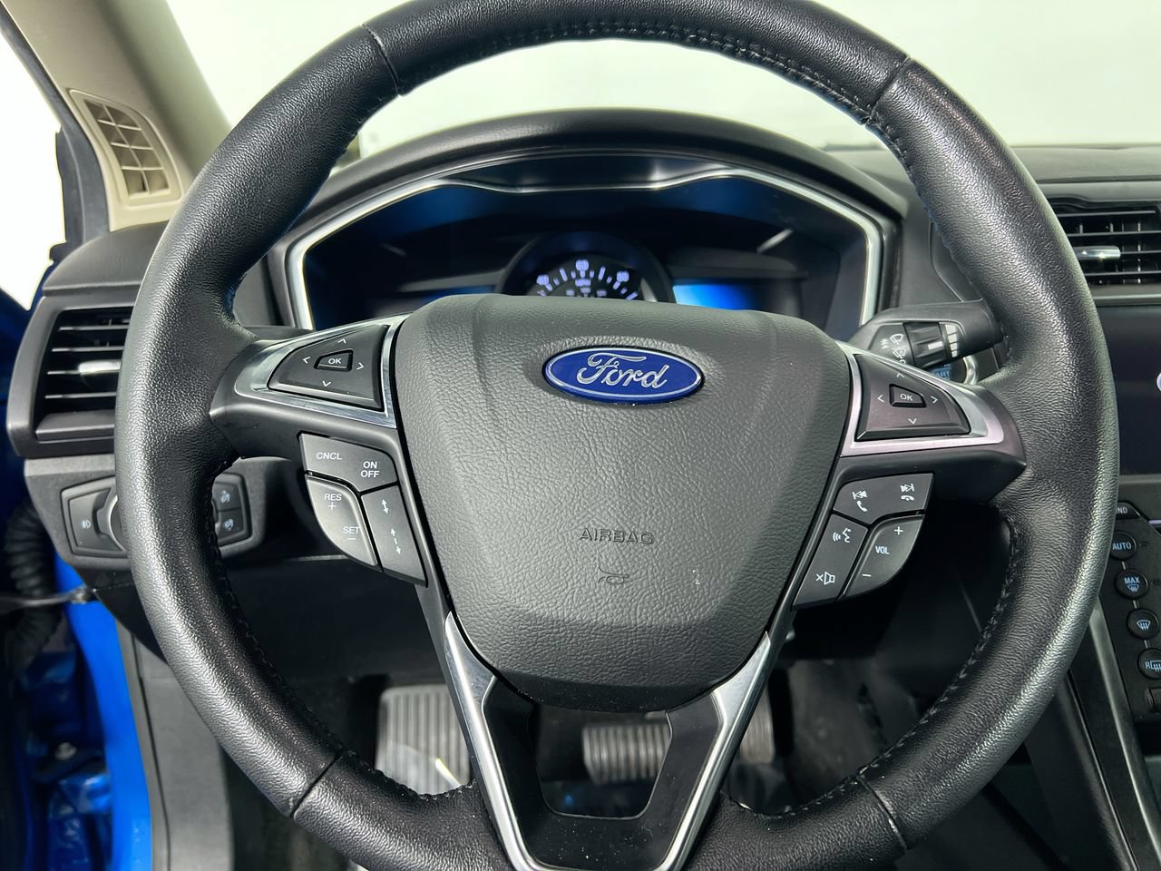 Used 2019 Ford Fusion Energi Titanium FWD image 15