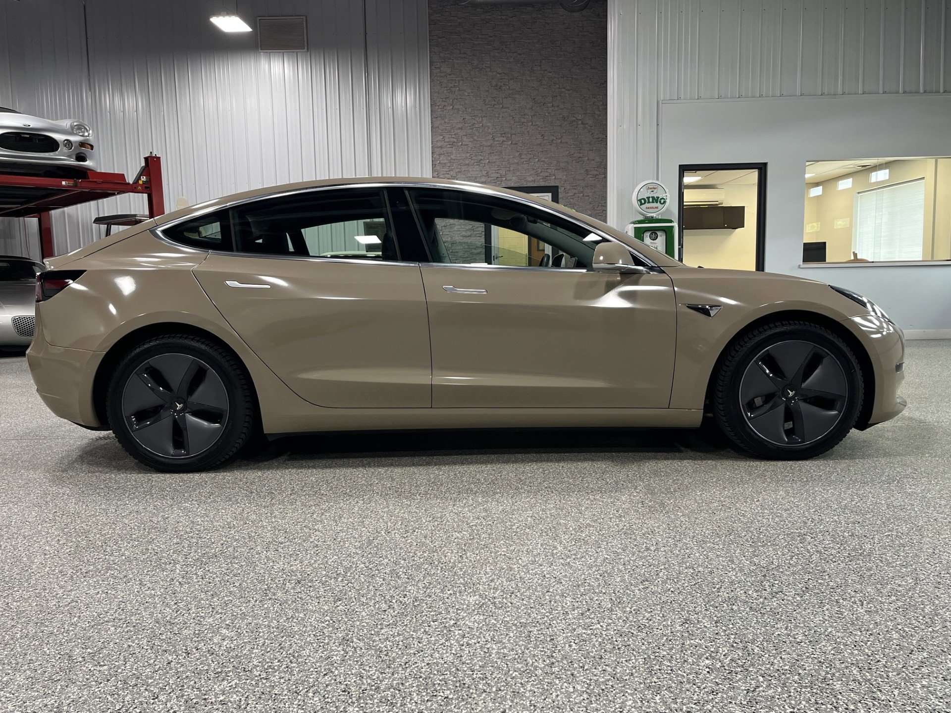 Used 2019 Tesla Model 3 Long Range AWD/4WD image 6