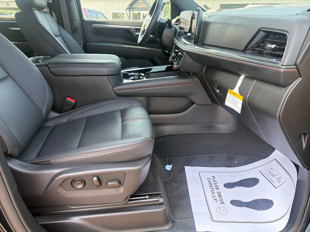 New 2026 Chevrolet Suburban RST w/ Comfort Package AWD/4WD image 30