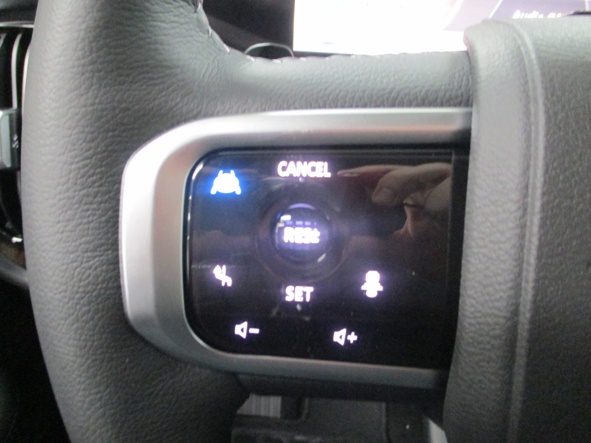 New 2025 Nissan Armada SL w/ Captain's Chari Seat Package image 22