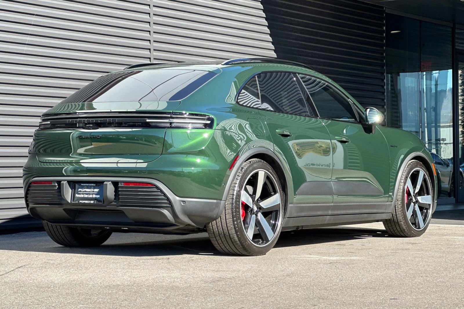 Certified 2025 Porsche Macan 4S Electric image 8
