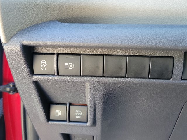 Used 2023 Toyota Sienna Limited FWD image 30