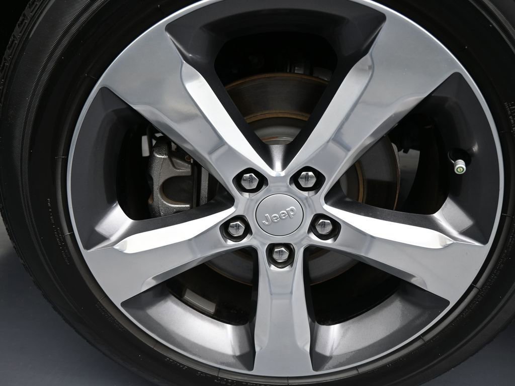 Used 2021 Jeep Grand Cherokee L Limited image 45