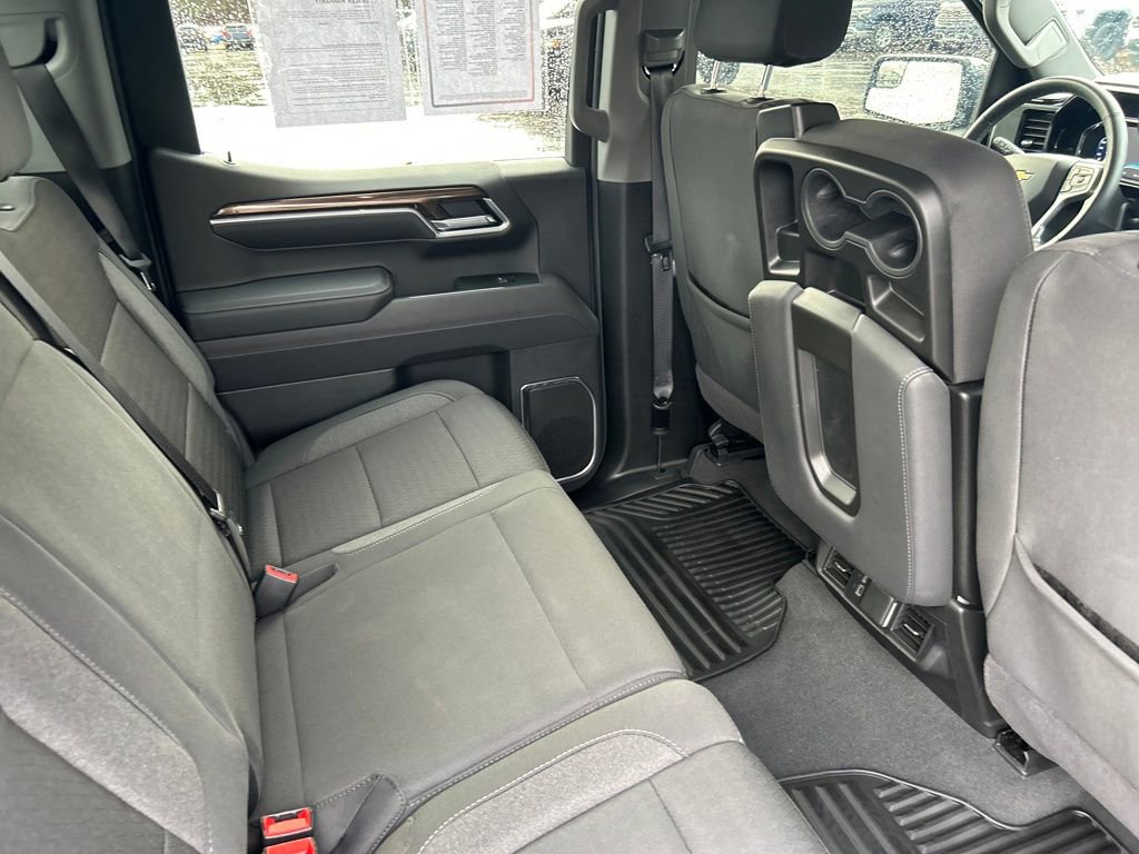 Used 2025 Chevrolet Silverado 1500 LT image 24