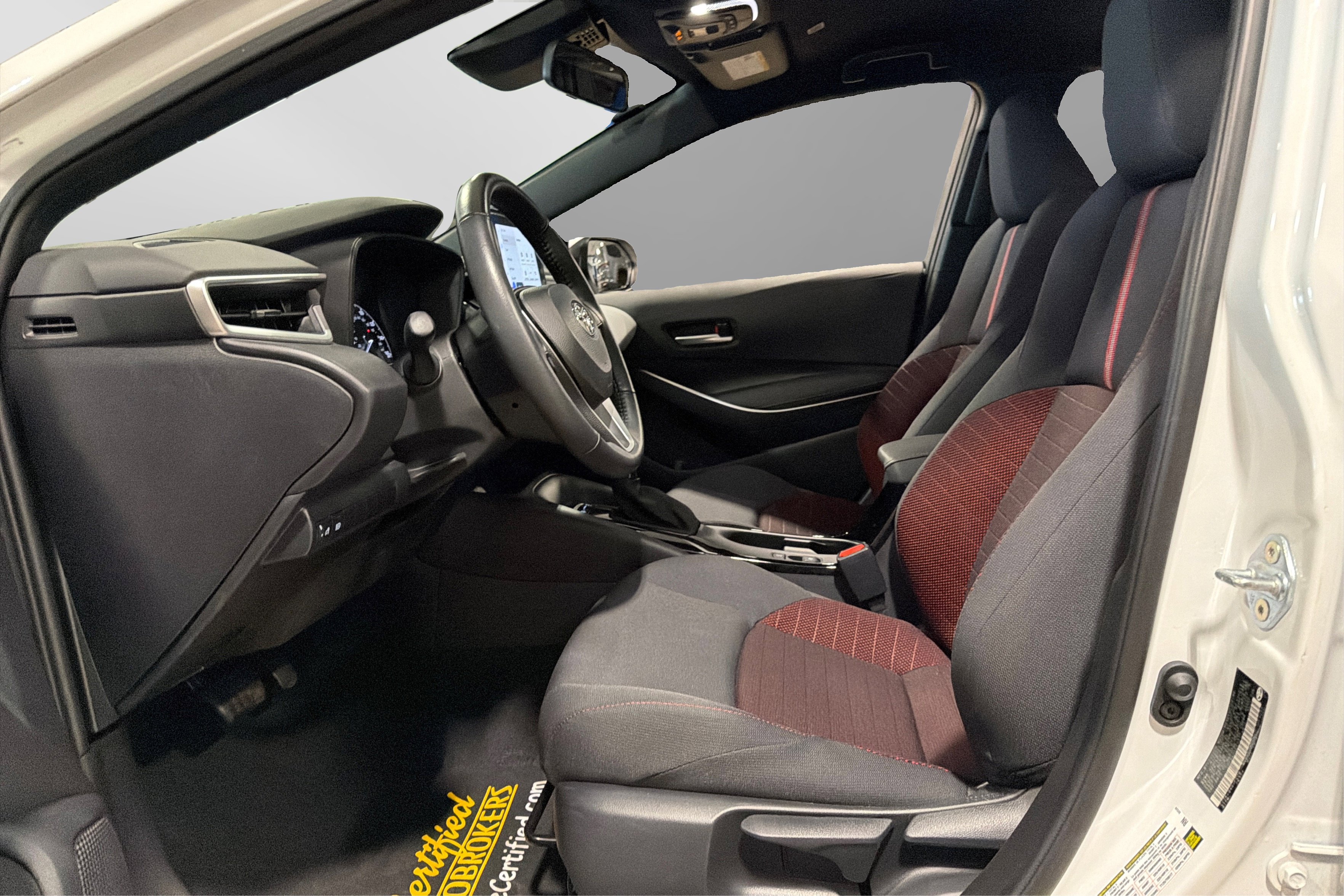 Used 2023 Toyota Corolla SE w/ Carpet Mat Package (TMS) FWD image 17