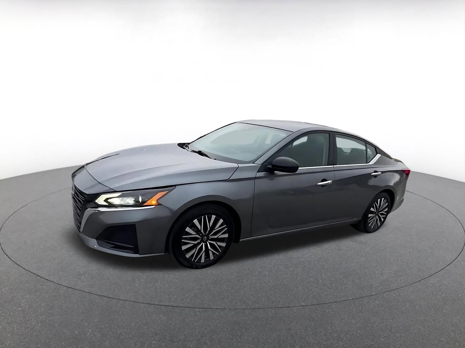 Used 2025 Nissan Altima 2.5 SV image 8