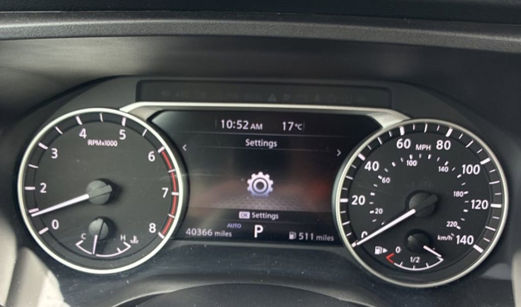 Used 2024 Nissan Rogue S image 16