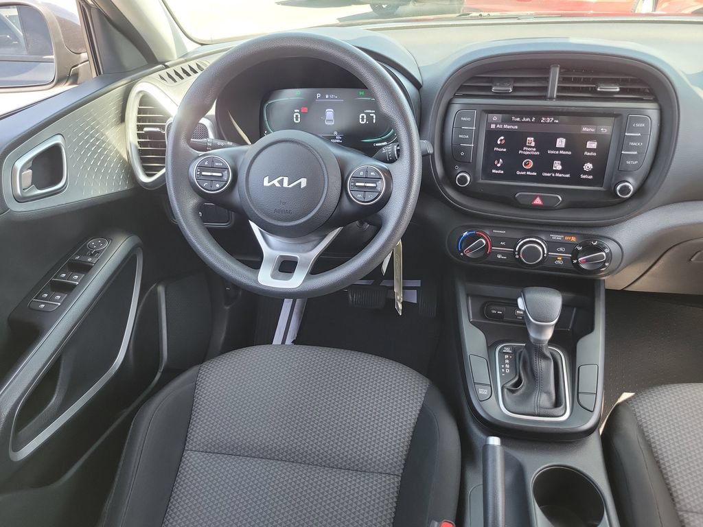 Used 2023 Kia Soul LX w/ Option Group 015 FWD image 10