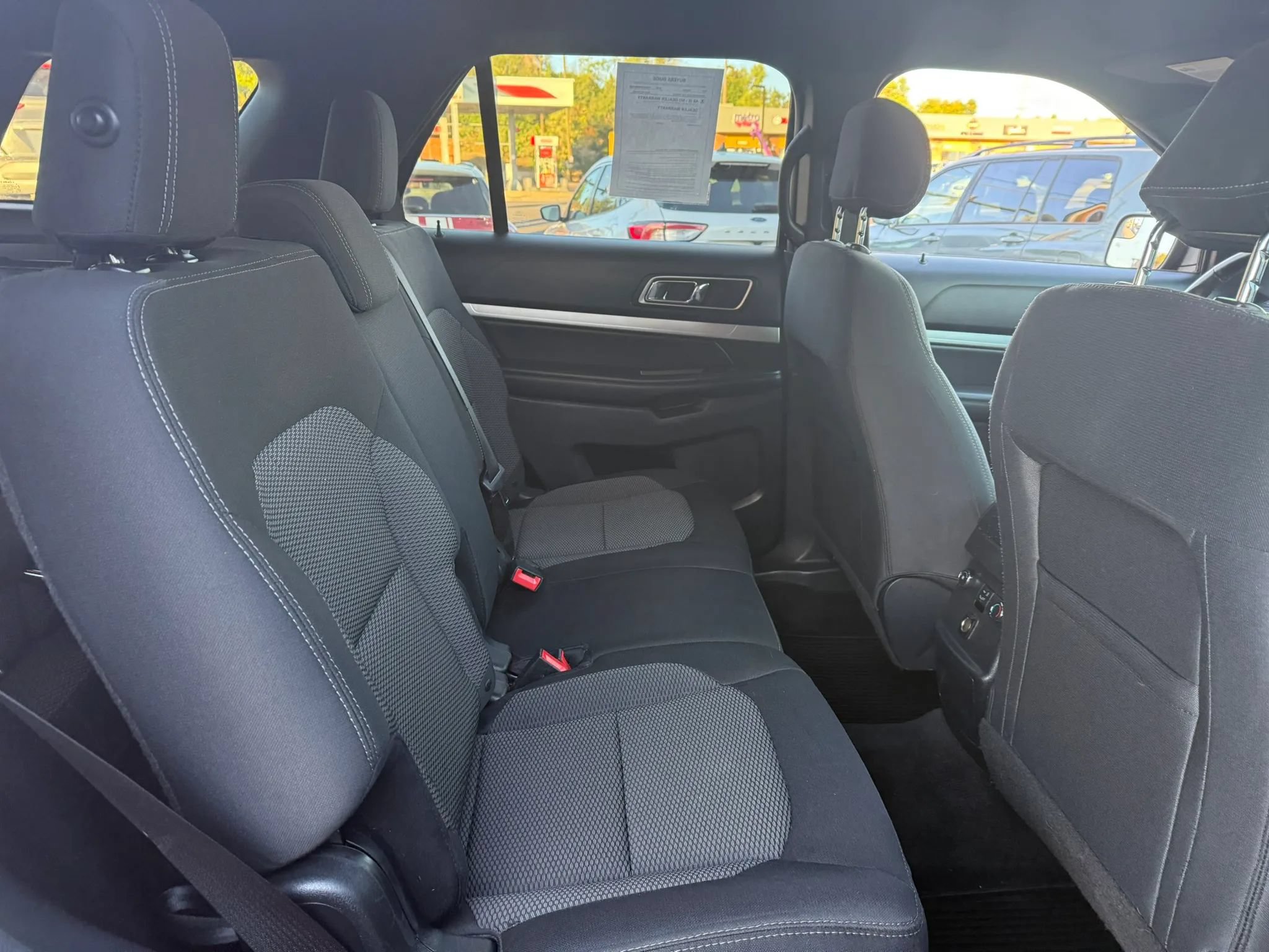 Used 2016 Ford Explorer XLT w/ Equipment Group 201A AWD/4WD image 13
