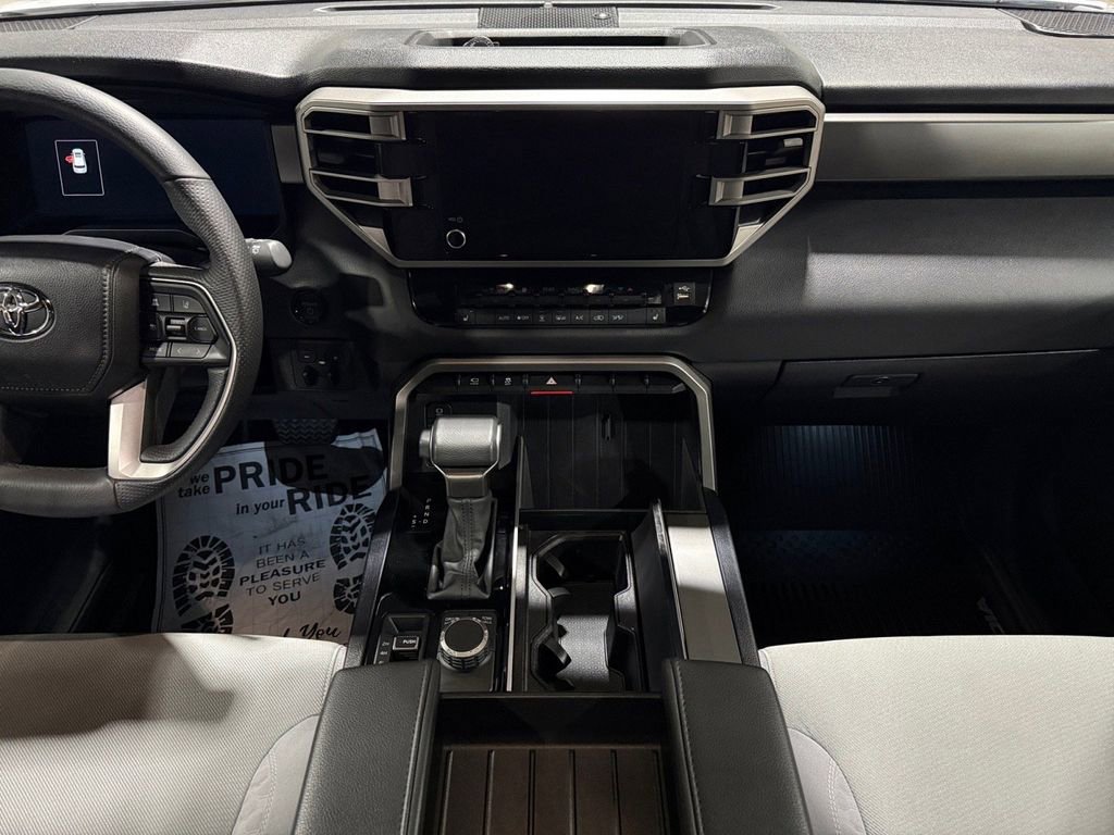 Used 2025 Toyota Sequoia SR5 image 33