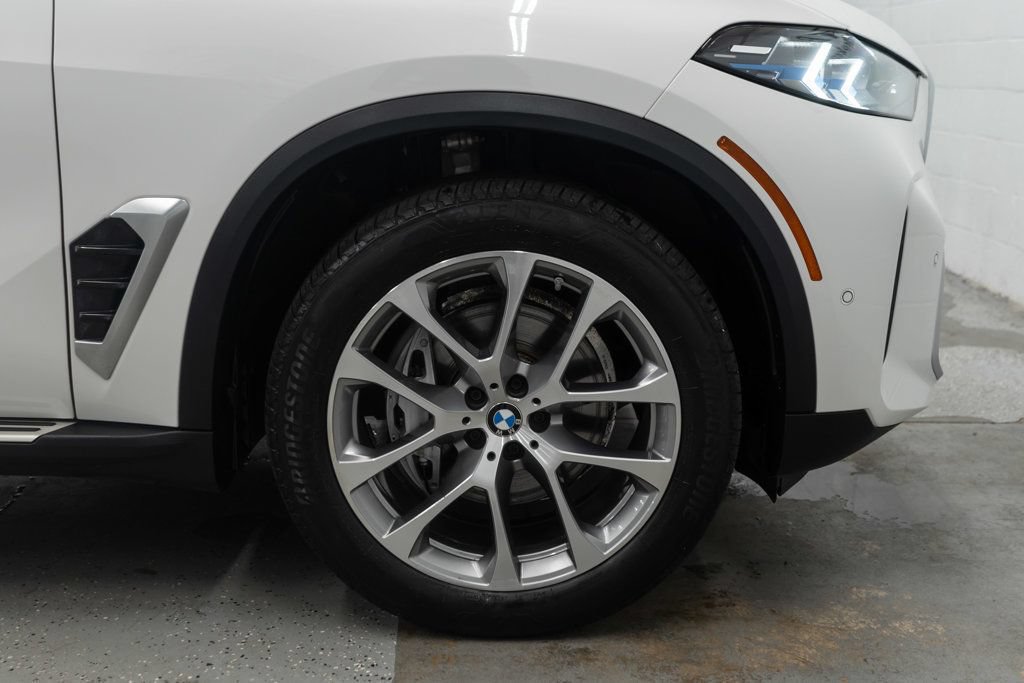 Used 2026 BMW X5 xDrive40i AWD/4WD image 36