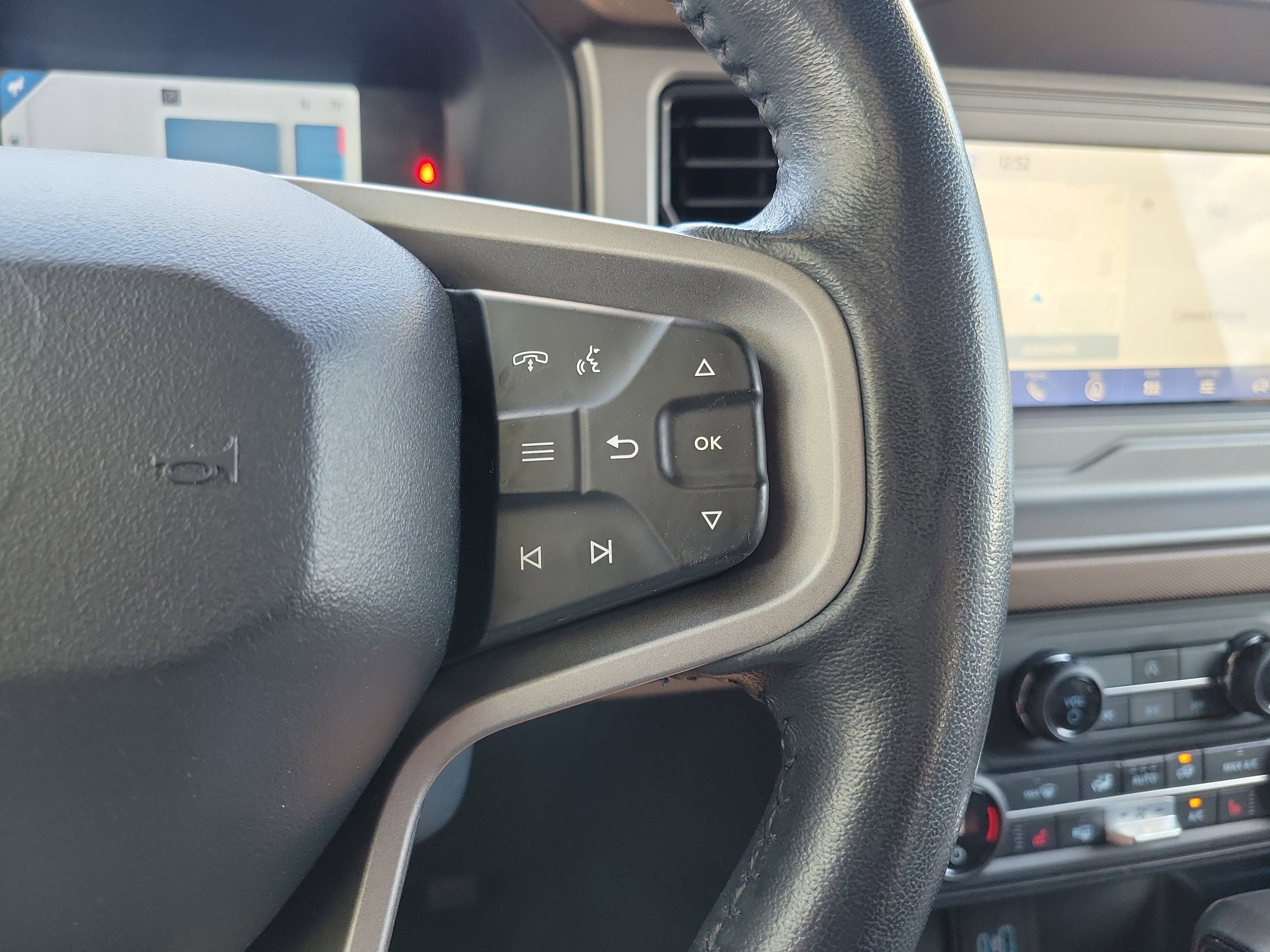Used 2023 Ford Bronco Outer Banks AWD/4WD image 24
