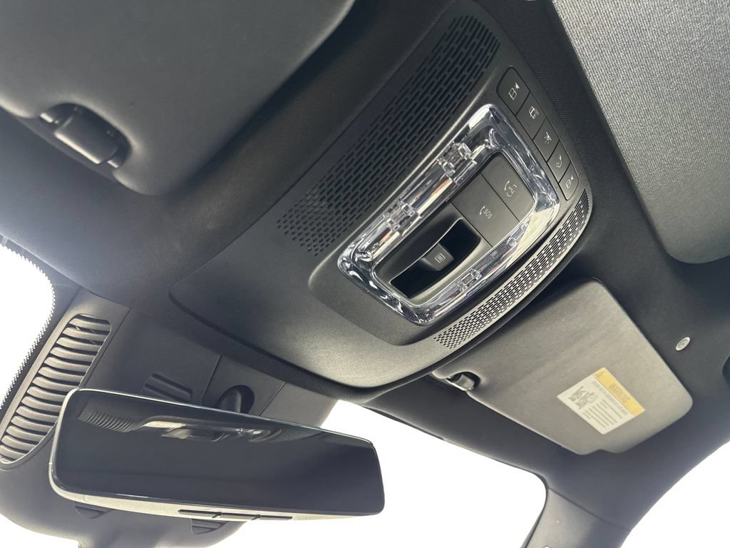 Used 2025 Mercedes-Benz GLB 250 4MATIC image 71