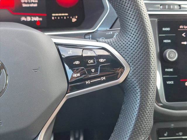 Used 2022 Volkswagen Tiguan SE R-Line AWD/4WD image 13