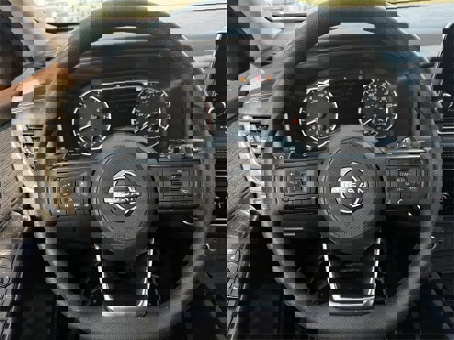 Used 2023 Nissan Rogue S image 11