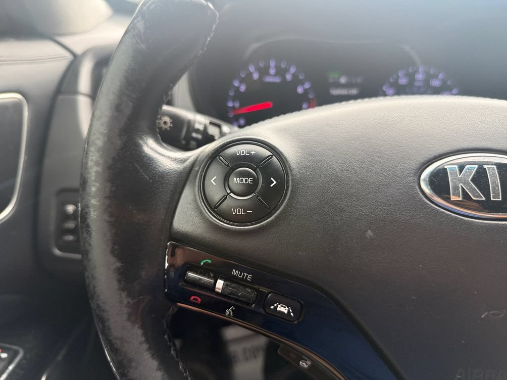 Used 2015 Kia K900 Luxury RWD image 22