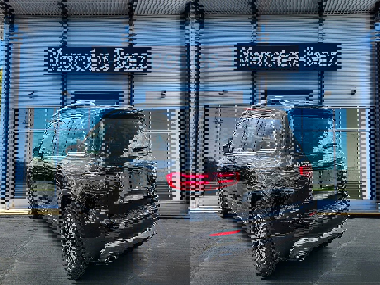 New 2026 Mercedes-Benz GLB 250 4MATIC image 4