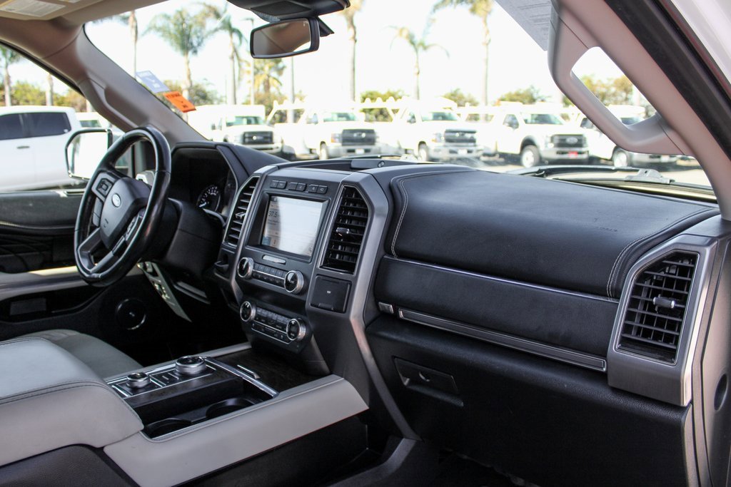Used 2019 Ford Expedition Platinum image 40