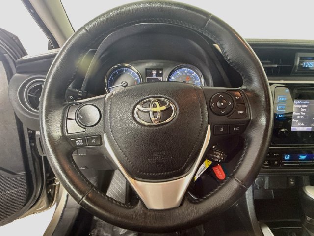 Used 2018 Toyota Corolla SE FWD image 12