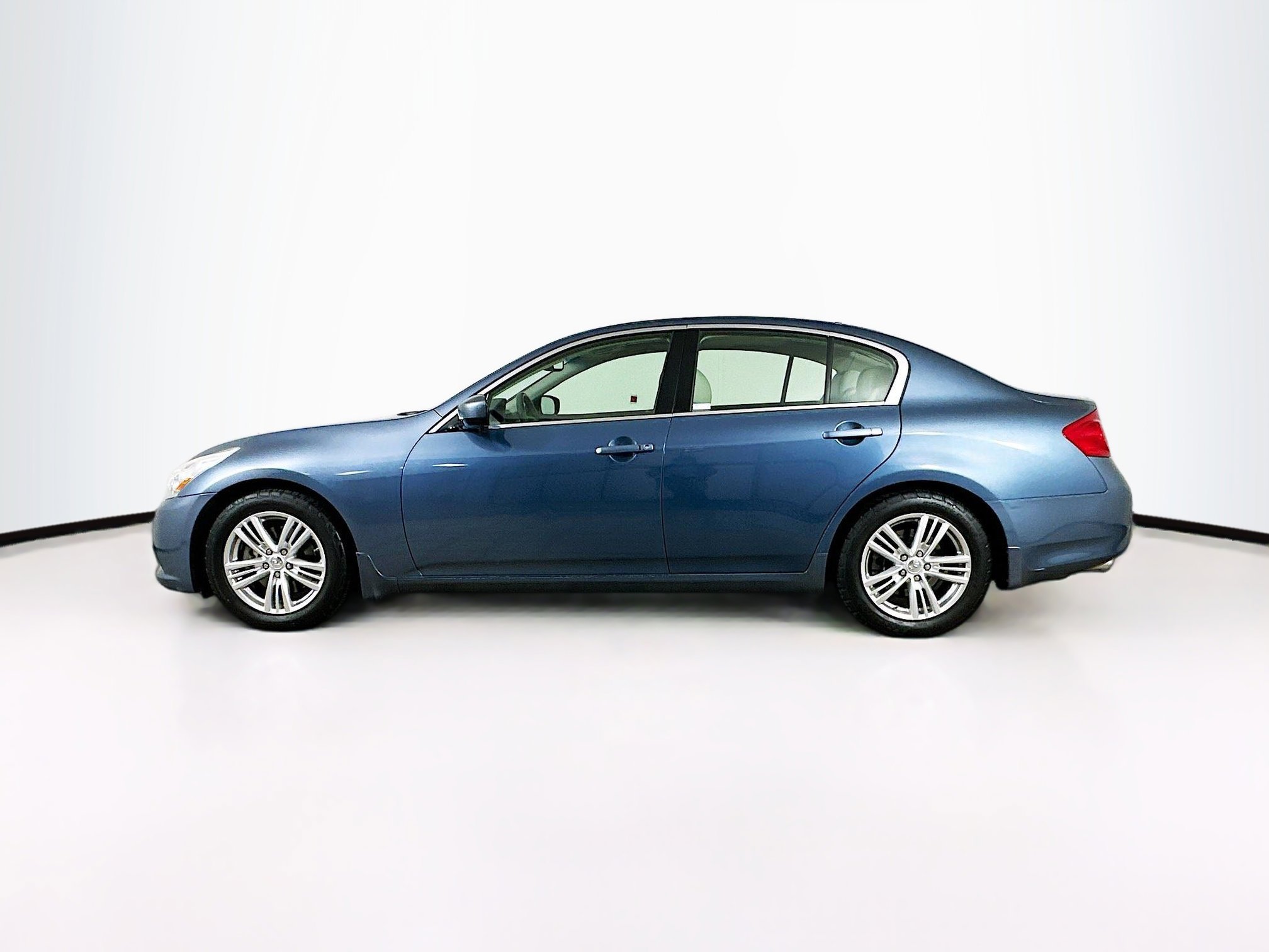 Used 2010 INFINITI G37 Journey w/ Premium Pkg image 4