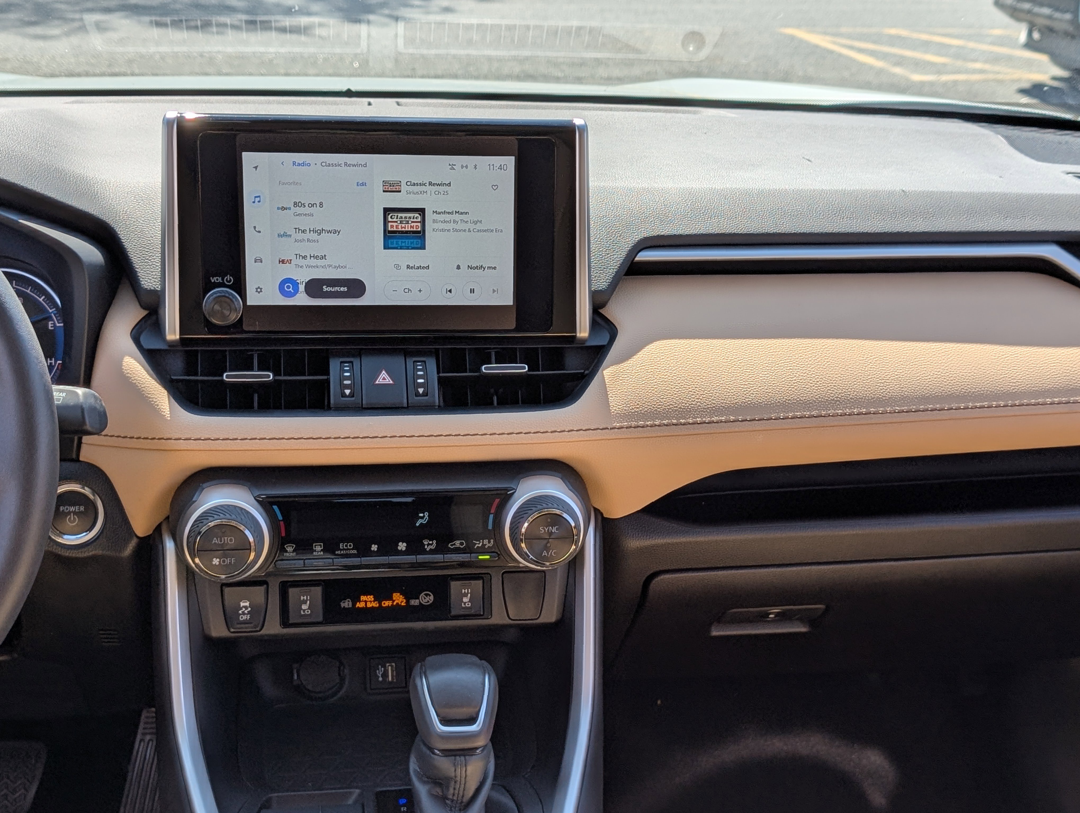 Used 2023 Toyota RAV4 XLE Premium AWD/4WD image 18
