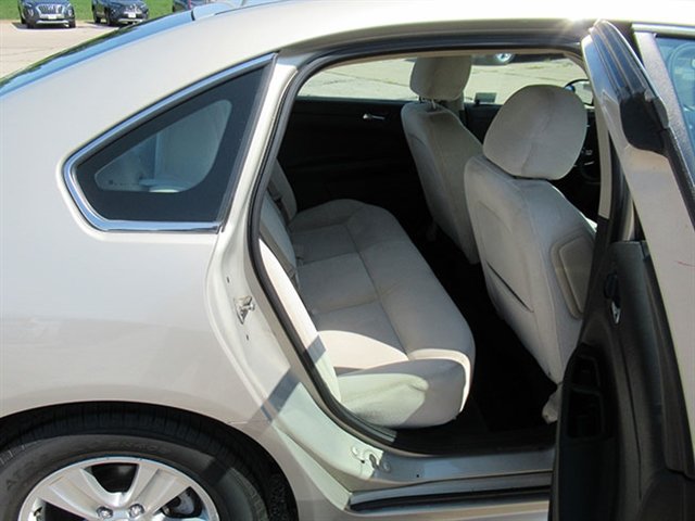 Used 2012 Chevrolet Impala LS FWD image 16