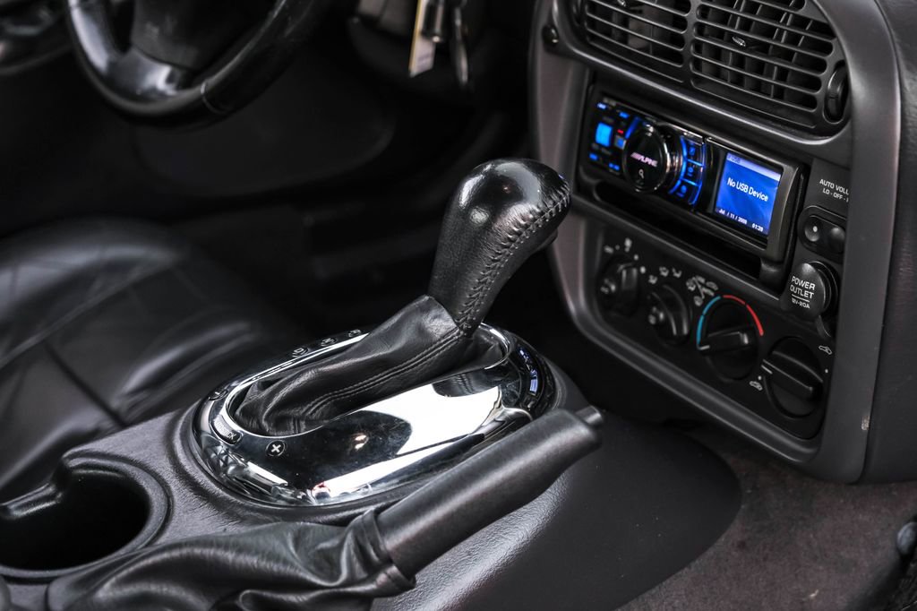 Used 2001 Chrysler Prowler image 17