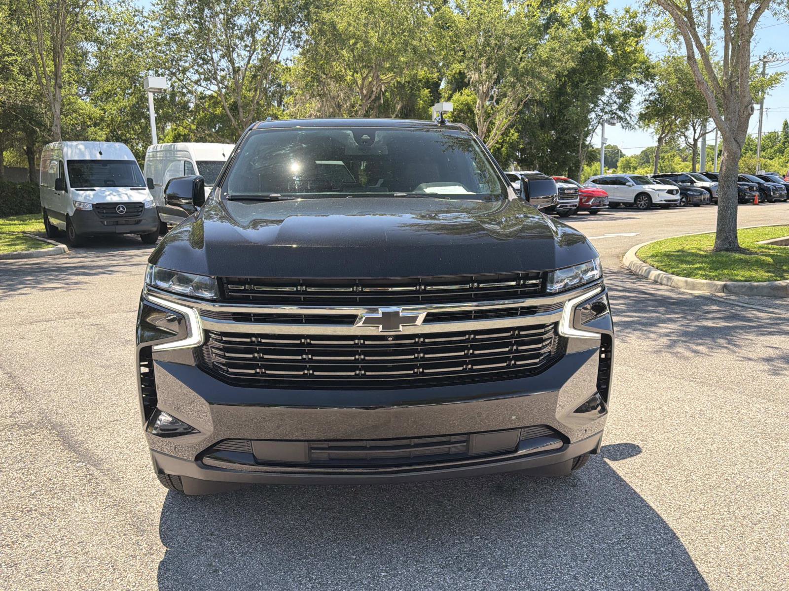 Used 2021 Chevrolet Suburban RST w/ Luxury Package AWD/4WD image 8