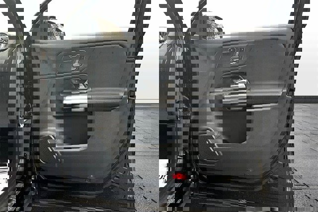 Certified 2025 Mercedes-Benz GLA 250 4MATIC image 32